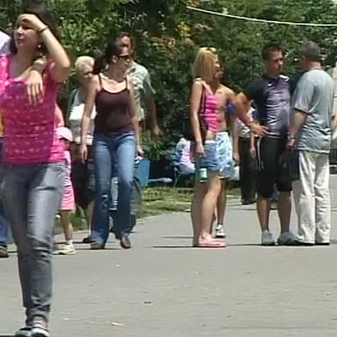 Salariile românilor au scăzut