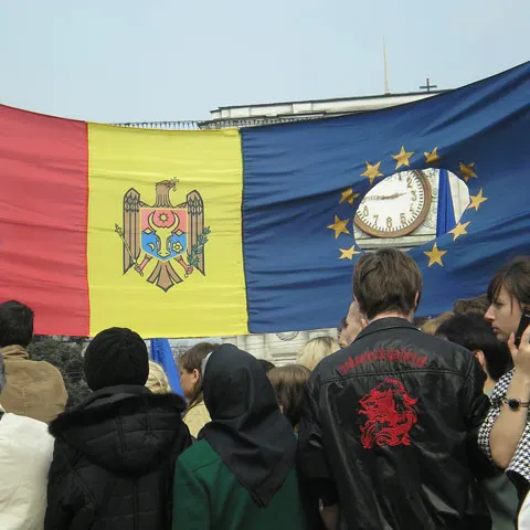 SONDAJ REALITATEA.NET: Credeţi că partidele proromâneşti au vreo şansă în faţa comuniştilor în Republica Moldova?