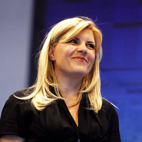 Elena Udrea către Tolontan: Dacă este adevărat zvonul că aţi avea un interes direct să lucraţi cu statul, voi face publică informaţia