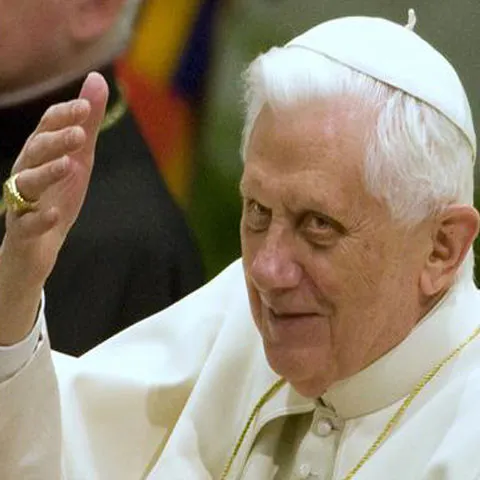 Papa Benedict al XVI-lea şi-a petrecut ultima zi de vacanţă făcând drumeţii 