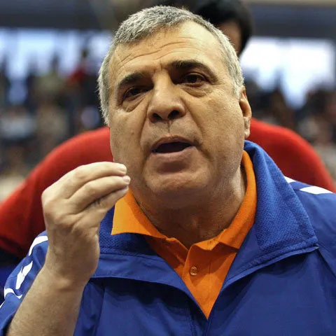 Antrenorul Lucian Râşniţă a fost suspendat în urma scandalului sexual în care a fost implicat
