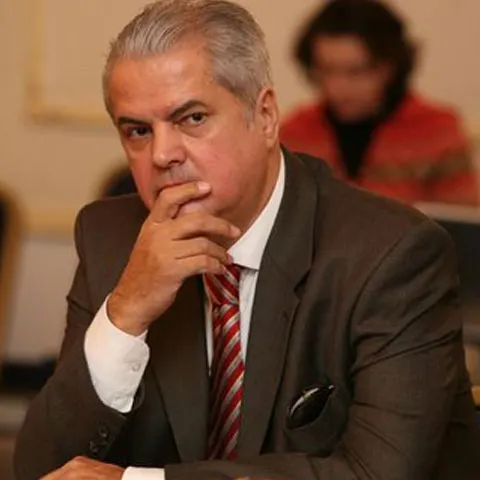 A. Năstase: Este foarte greu de găsit o soluţie pentru această formulă de guvernare