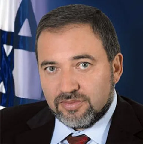 Lieberman promite că va demisiona dacă va fi inculpat pentru corupţie