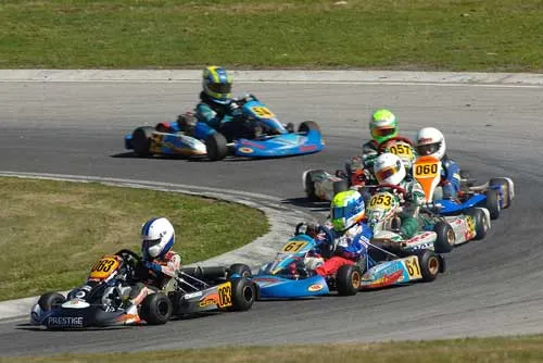 Karting, adrenalină şi aventură, lângă Sibiu