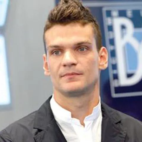 De ce se feresc vedetele din România de investiţiile pe Bursă 