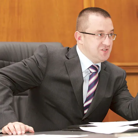 Gândul: Fiscul vrea să-i verifice pe bogaţi după cheltuieli 