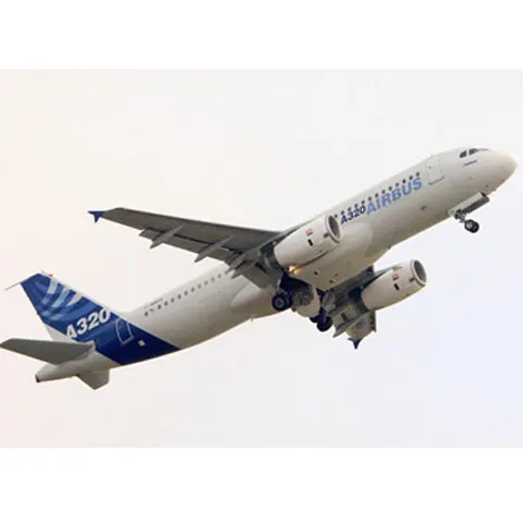 Un avion spaniol a luat foc pe aeroportul Orly din Paris