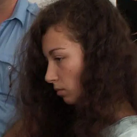 Studenta din Timişoara, care a recunoscut că l-a înjunghiat pe bătrân, va fi judecată pentru complicitate la omor