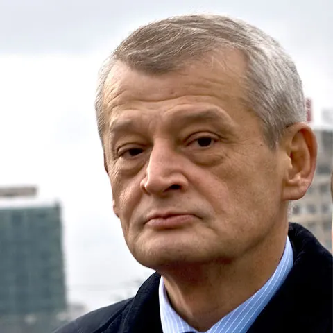 Oprescu a sancţionat nejustificat un angajat al primăriei şi trebuie să-i restituie banii reţinuţi din salariu