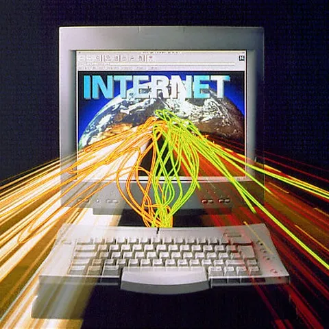 În pofida recesiunii, britanicii nu fac economii la internetul de mare viteză