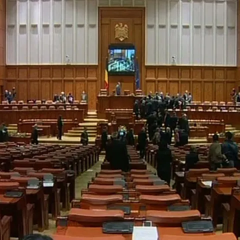 În ultimii ani, puterea politică a fost mai mult în mâinile opoziţiei