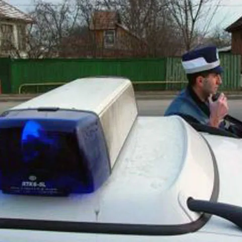 Agenţi de circulaţie din Piteşti au făcut uz de armă pentru a opri un şofer