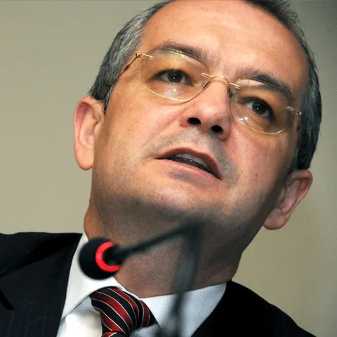 Guvernul a decis, de principiu, ca masa salarială să fie redusă la 6,2%, până în 2015