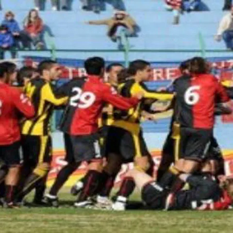 O bătaie generală a întrerupt amicalul Penarol - Newell's. VEZI VIDEO!
