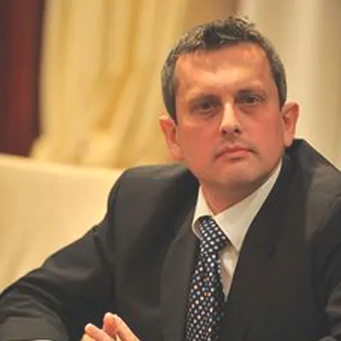Ajustarea lentă a deficitului bugetar la 6% din PIB în 2010 pune probleme adoptării euro