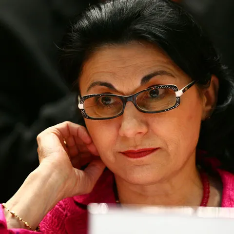 Andronescu a atenţionat Universitatea Spiru Haret că decizia instanţei nu este definitivă 