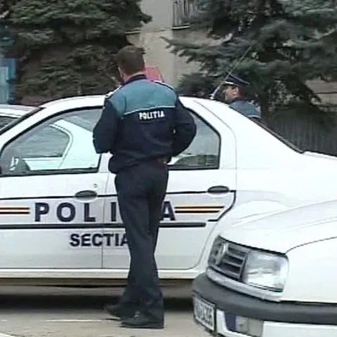 Peste 5.000 de poliţişti protestează în întrega ţară