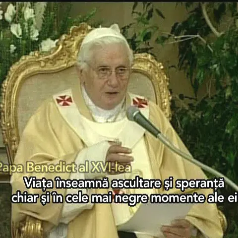 Sute de credincioşi au asistat la liturghia Adormirii Maicii Domnului, oficiată de Suveranul Pontif 