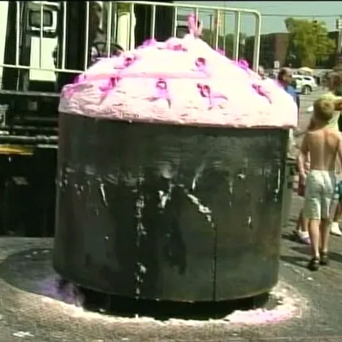 O patiserie din SUA a bătut toate recordurile cu o brioşă de 555 kg 