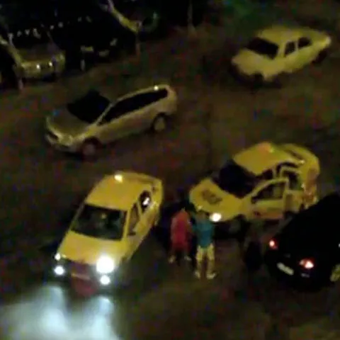 Un şofer timişorean a fost atacat de pasagerii unui taxi - VEZI VIDEO