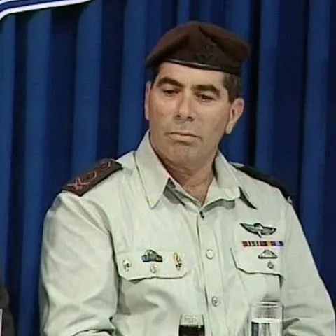 Un soldat a furat datele bancare ale şefului armatei israeliene 