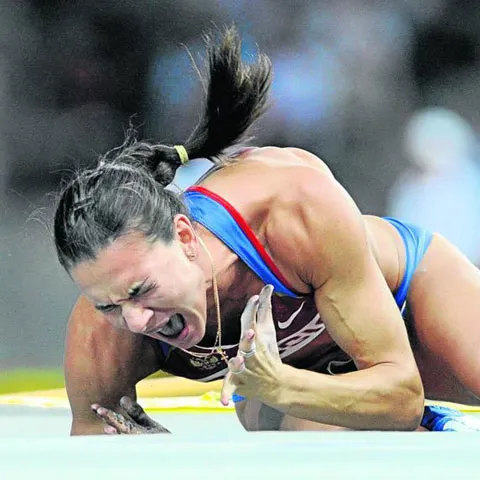 Atletism - "Regina" prăjinii, Isinbaieva, învinsă pentru prima oară după şase ani