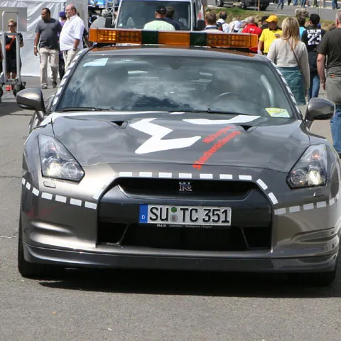 Cea mai rapidă maşină de pompieri din lume atinge viteza de 305km/h - GALERIE FOTO