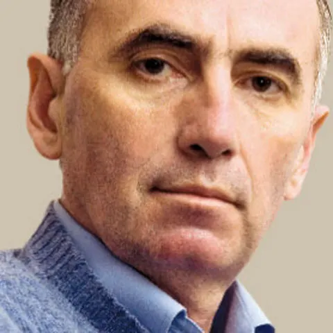 Radu Călin Cristea: Luminiţele de la capetele tunelurilor