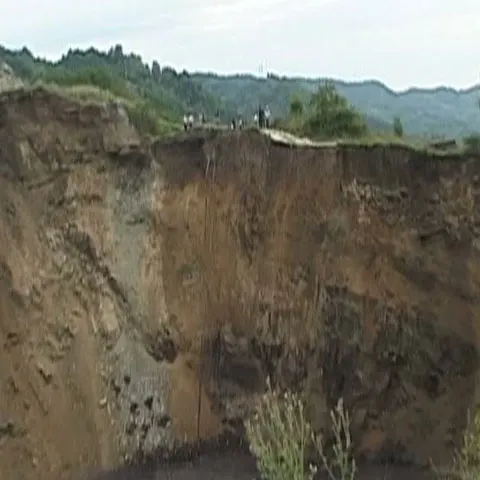 Pericol de evacuare la Ocnele Mari după ce nivelul saramurii a crescut