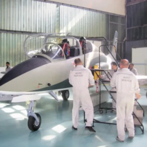 300 de angajaţi ai Fabricii de Avioane din Craiova ar putea fi concediaţi