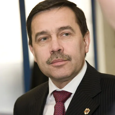 Ministrul Finanţelor risca închisoarea dacă nu ar fi plătit salariile angajaţilor Înaltei Curţi