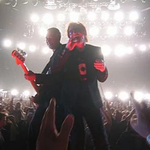 U2 cântă pe o scenă de 40 de milioane de dolari 