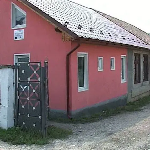 Un profesor din judeţul Braşov şi-a amenajat o garsonieră în şcoală