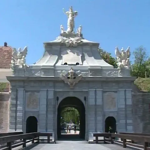Au început lucrările de restaurare a porţii castrului roman din cetatea Alba Carolina