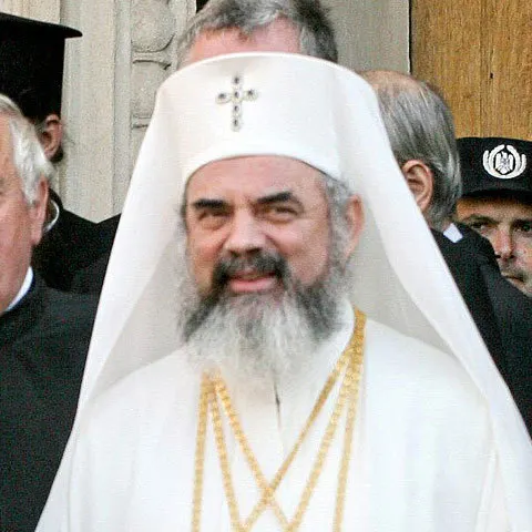 PF Daniel consideră că autorii manualelor de istorie scriu "fără bun simţ al sentimentului naţional"