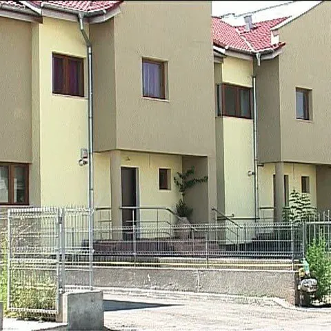 Bilanţul lui Boc: 1000 de locuinţe au fost cumpărate prin programul "Prima Casă"