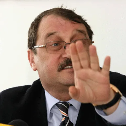 Mircea Băsescu neagă acuzaţiile lui S.R. Stănescu: Nu sunt implicat în comerţ cu arme sau explozibili