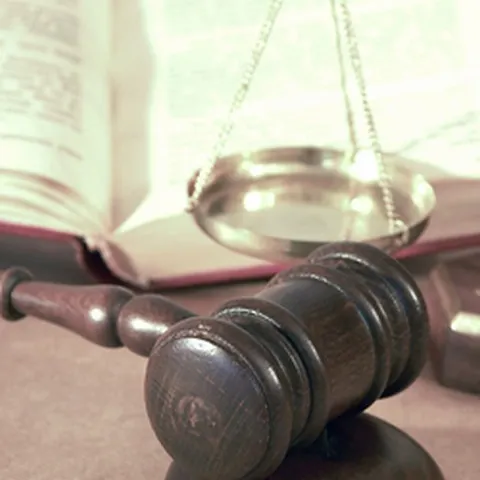 Asociaţia Procurorilor nu crede că se va putea aplica Legea salarizării unice