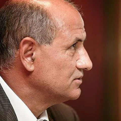 Economii duse la extrem: Copos fuzionează trei firme să scape de forfetar