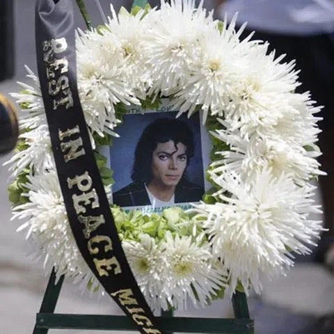 Michael Jackson a luptat cu disperare să adoarmă, în ultimele ore de viaţă