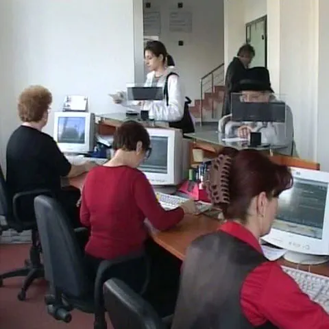 Peste 500.000 de români au restanţe la bănci de peste 30 de zile
