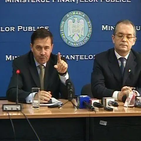 Cheltuielile bugetare au sporit cu 7,4%, iar veniturile au scăzut cu 6,9% în primele şapte luni