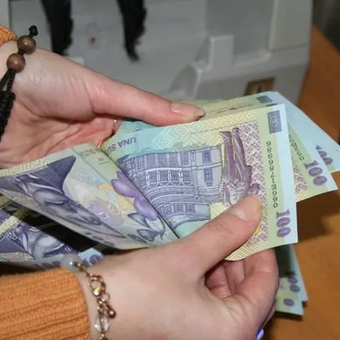 Cele mai mari salarii la stat sunt la ORNIS şi Ministerul de Externe