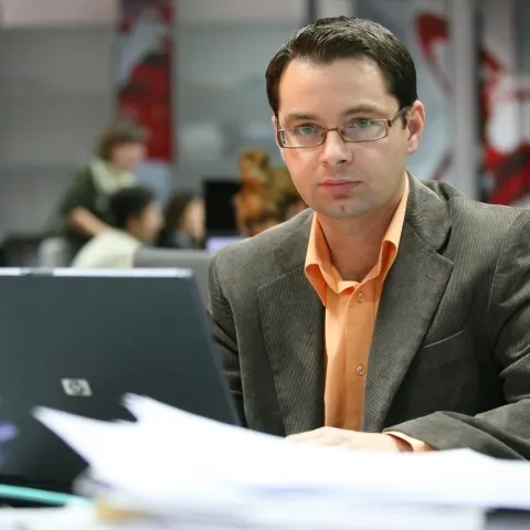 Ionel Lespuc: Zmeii de la Dinamo