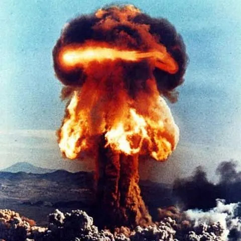 Testele nucleare produceau "ciuperci foarte frumoase", spune nostalgic creatorul bombei sovietice