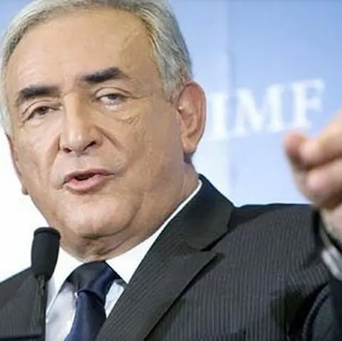 FMI cere Greciei să nu mai întârzie în procesul de reformare a finanţelor publice