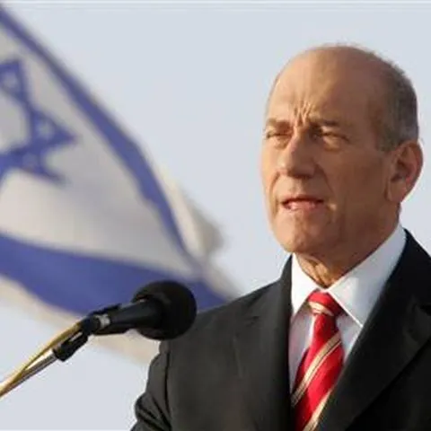 Fostul premier israelian Ehud Olmert a fost inculpat pentru corupţie