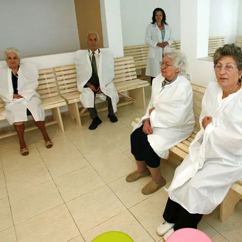 Udrea vrea ca medicii de familie să fie plătiţi suplimentar dacă recomandă tratament balnear 