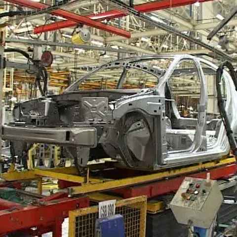 Angajaţii Dacia s-au întors la lucru, după un concediu de o lună