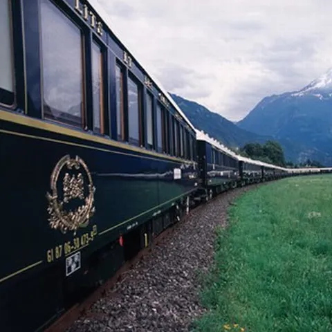 Trenul de lux Orient Express a trecut prin România - VEZI IMAGINI INEDITE